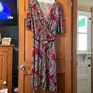 Beautiful, red, black gold and white paisley print short sleeve dress